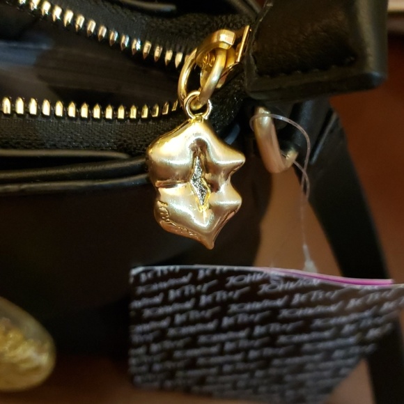 Betsey Johnson black top zip bag w/ lucite rings - Picture 6 of 6